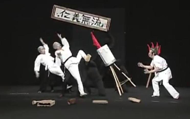 探秘《超级变变变》幕后花絮，看选手如何应变出精彩表演